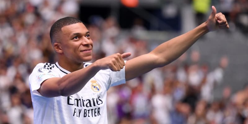 Sự nghiệp thi đấu ấn tượng của cầu thủ Mbappé